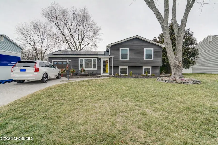 956 Green Hill Boulevard, Toms River, NJ 08753 - Image #3