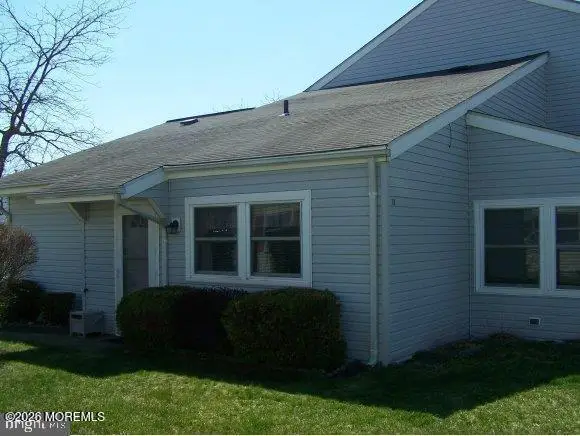 18 Mediterranean Court, Barnegat, NJ 08005