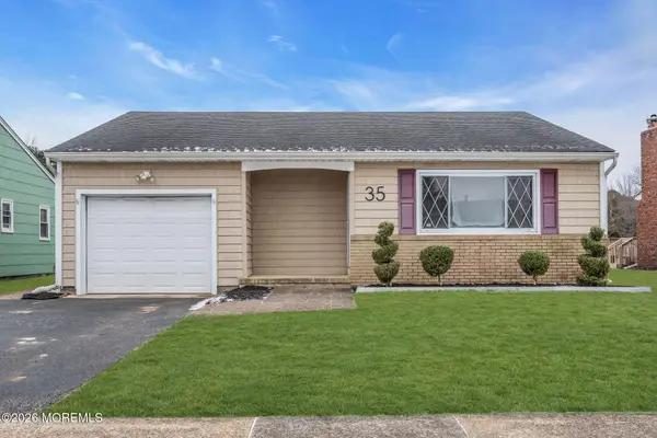 35 Westbrook Drive, Toms River, NJ 08757