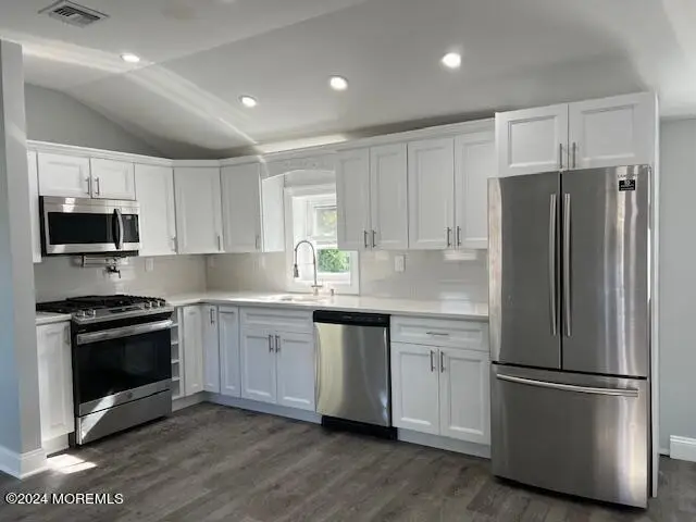 141 Mckinley Avenue, Laurence Harbor, NJ 08879 - Image #2