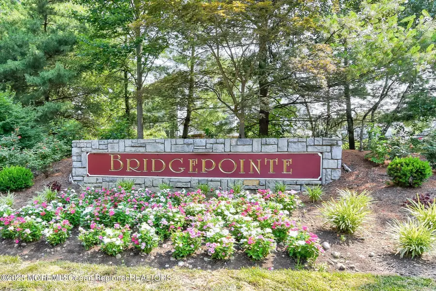 18 Bridgepointe Drive, Laurence Harbor, NJ 08879 - Image #3