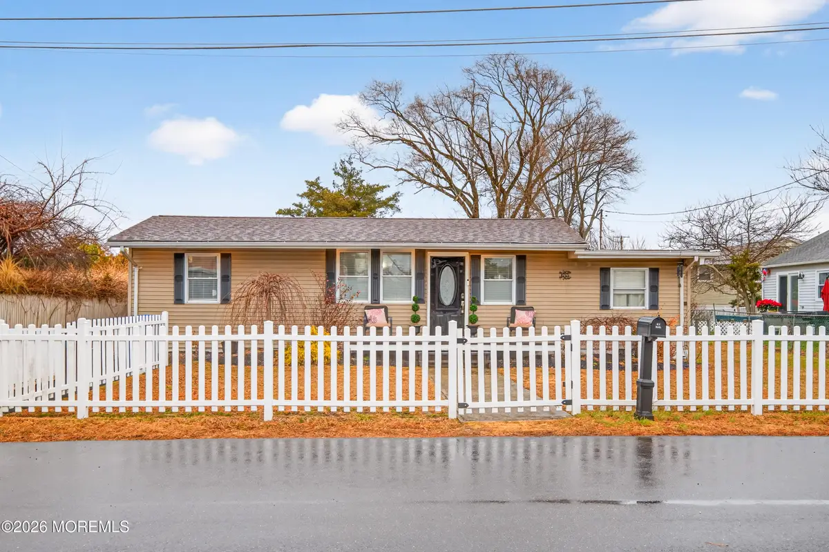 655 Ellicott Avenue, Toms River, NJ 08753 - Image #1