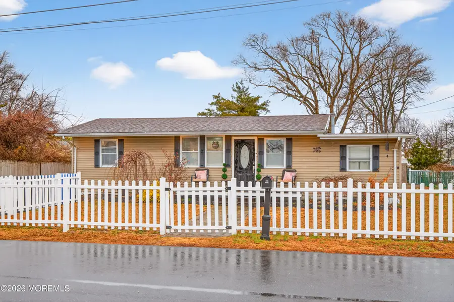 655 Ellicott Avenue, Toms River, NJ 08753 - Image #3