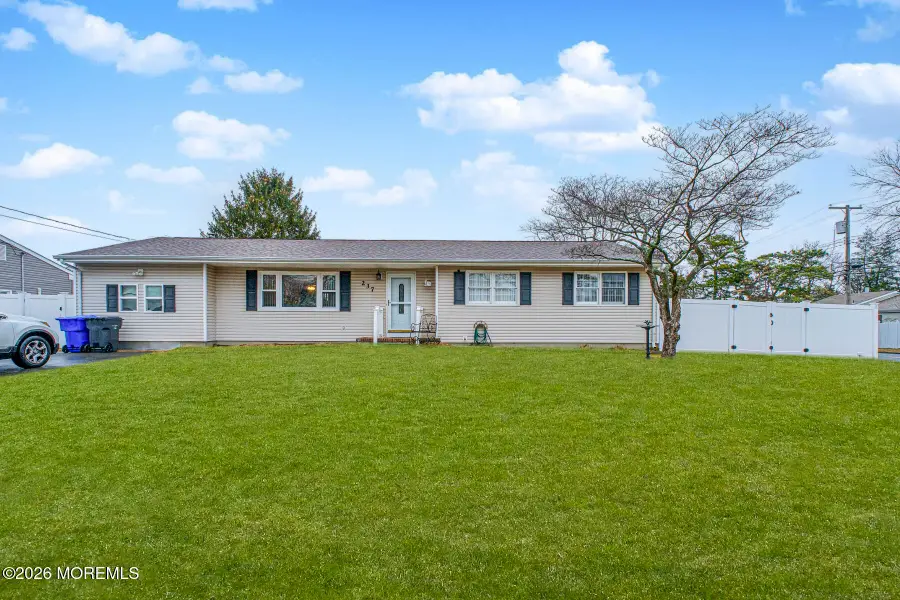 237 Pine Tree Drive, Brick, NJ 08723 - Image #2