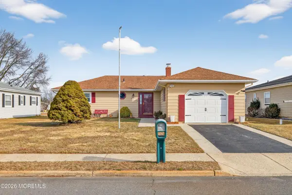 211 Bonaire Drive, Toms River, NJ 08757