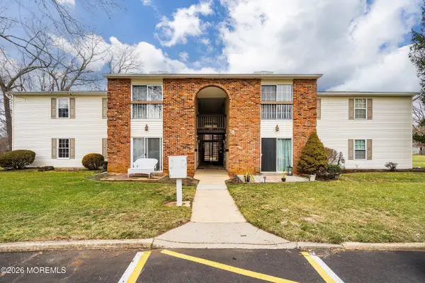 8-2 Seattle Court, Freehold, NJ 07728