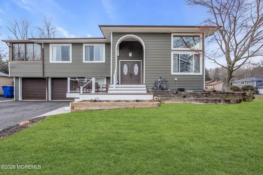 7 Apache Drive, Toms River, NJ 08753 - Image #2