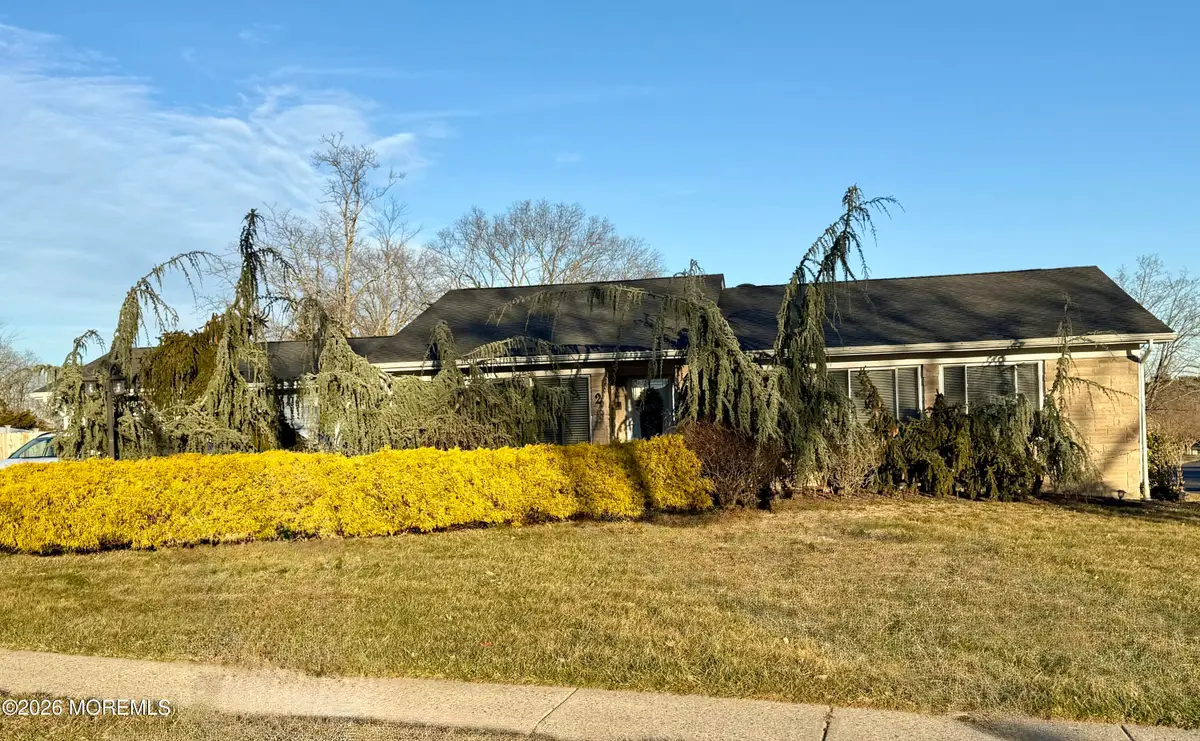 2 Apache Drive, Toms River, NJ 08753 - Image #1