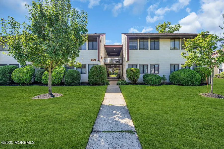 F-4 Avon Drive, East Windsor, NJ 08520 - Image #2