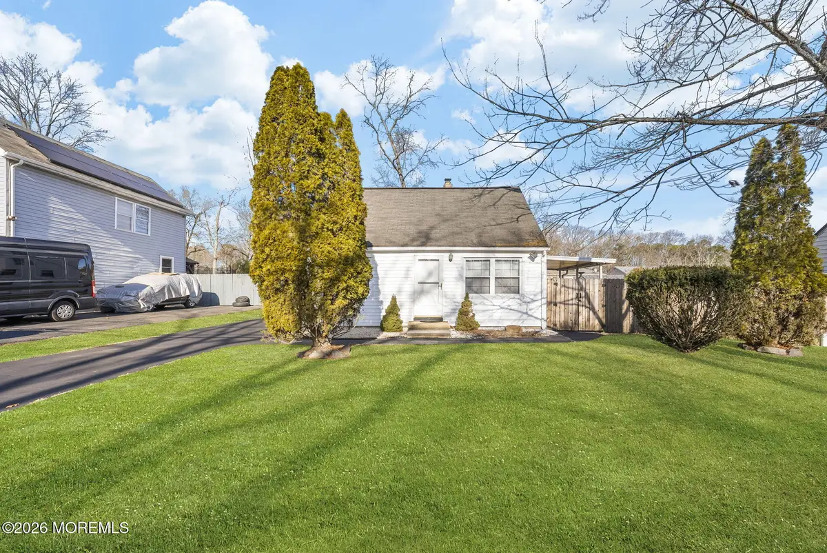 517 Middle Lane, Howell, NJ 07731 - Image #1