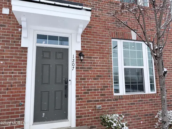 1207 English Lane #1207, Parlin, NJ 08859