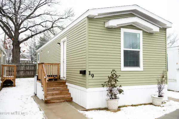 19 Avenue A, Hazlet, NJ 07734