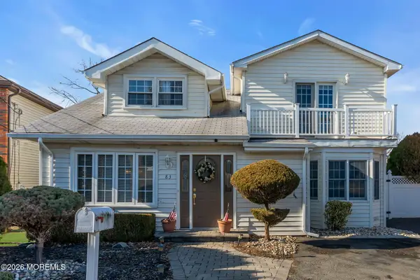 83 Seawood Drive, Keyport, NJ 07735