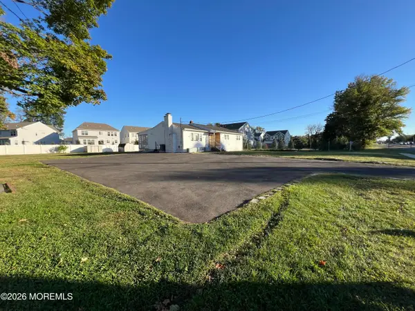 17 Main Street, Marlboro, NJ 07746