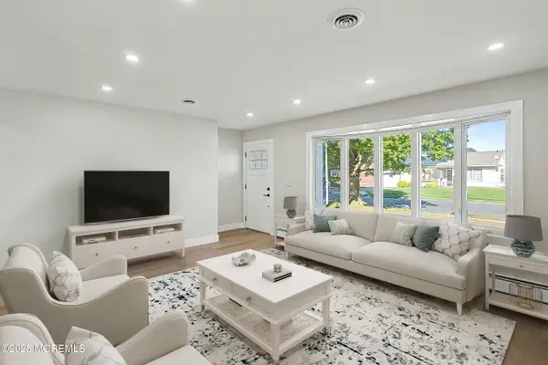 34 Westport Drive, Toms River, NJ 08757