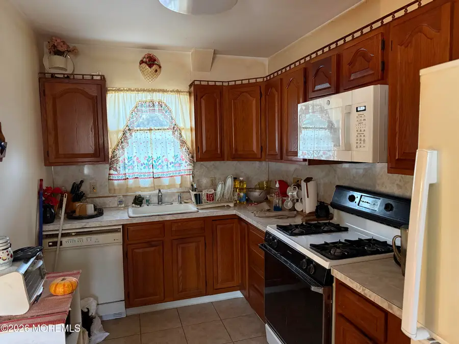 75 Mayberry Avenue, Monroe, NJ 08831 - Image #2
