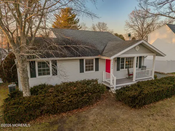 1038 White Cap Avenue, Manahawkin, NJ 08050