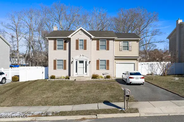 18 Cannonball Drive, Barnegat, NJ 08005