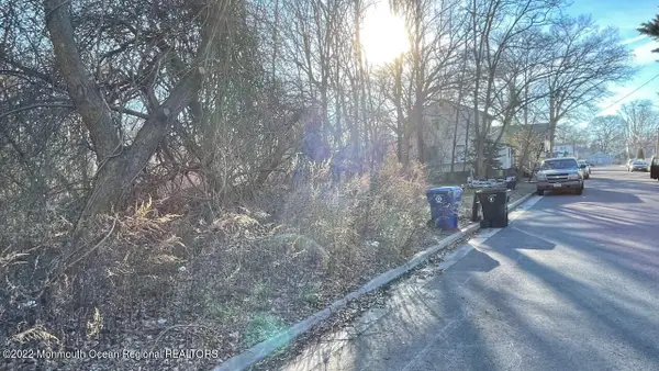 0 End Avenue, North Middletown, NJ 07748