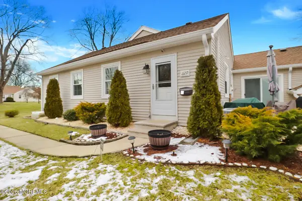 112 Pilatus Platz #D, Freehold, NJ 07728