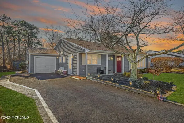 13 Cranberry Drive, Tinton Falls, NJ 07753