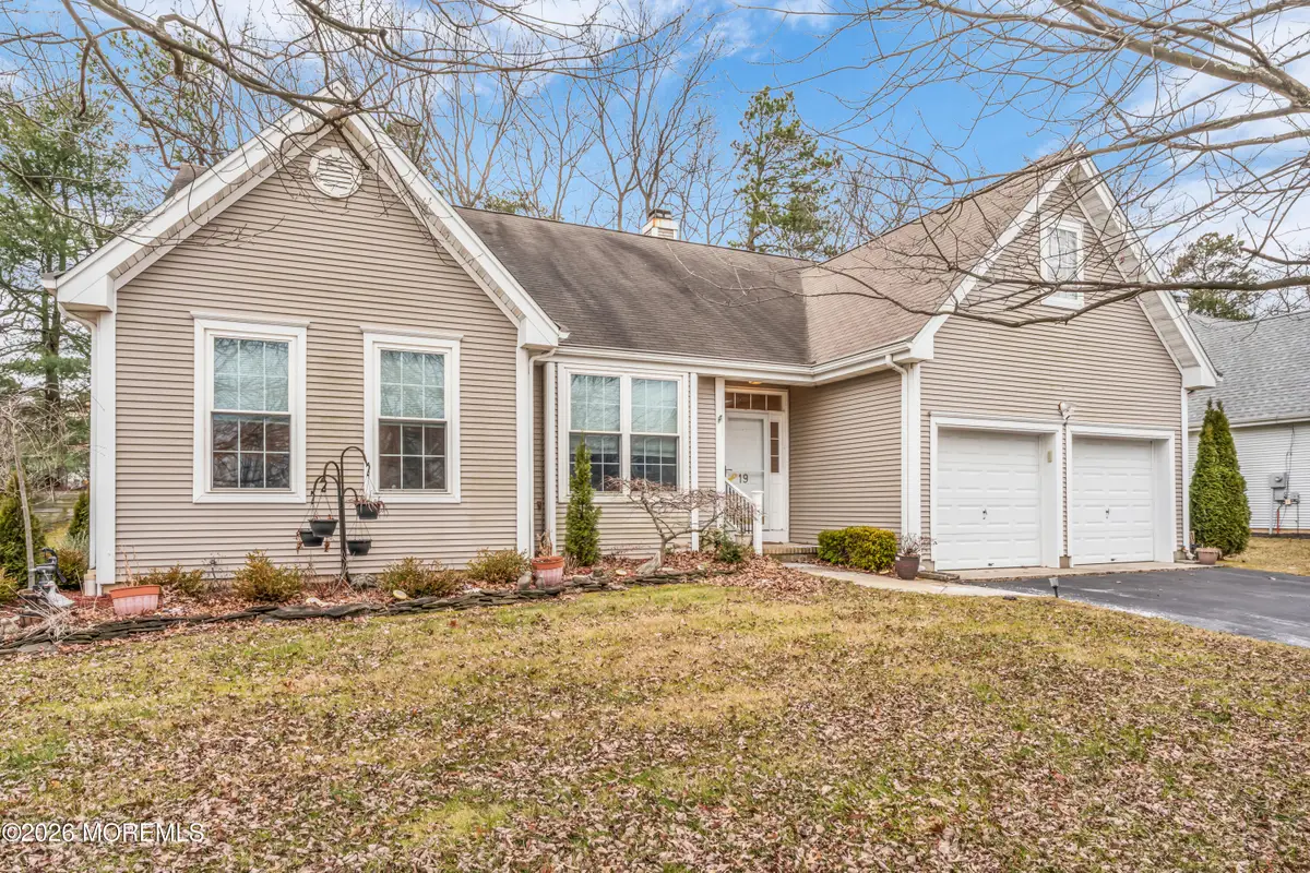 19 Crown Circle, Lakewood, NJ 08701 - Image #1