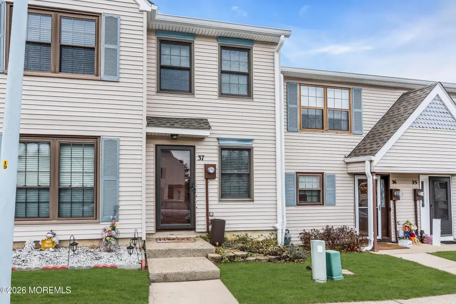 37 Queens Way, Englishtown, NJ 07726 - Image #3