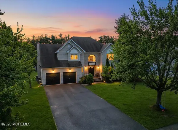 57 Jamestown Drive, Eatontown, NJ 07724