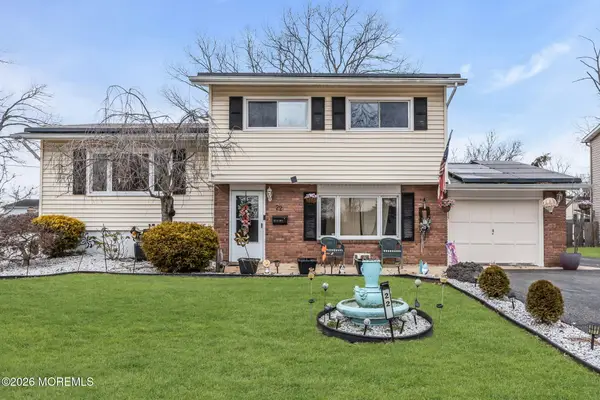 22 Princeton Drive, Jackson, NJ 08527