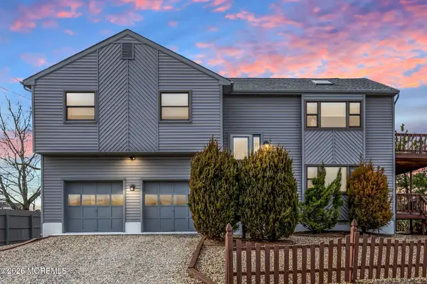 34 Cove Point Road, Toms River, NJ 08753