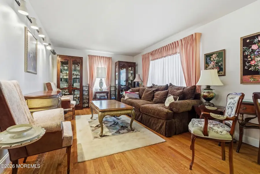 274 Michael Avenue, Oakhurst, NJ 07755 - Image #2