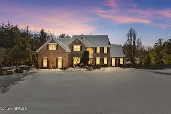 10 Turtle Hollow Drive, Manalapan, NJ 07726