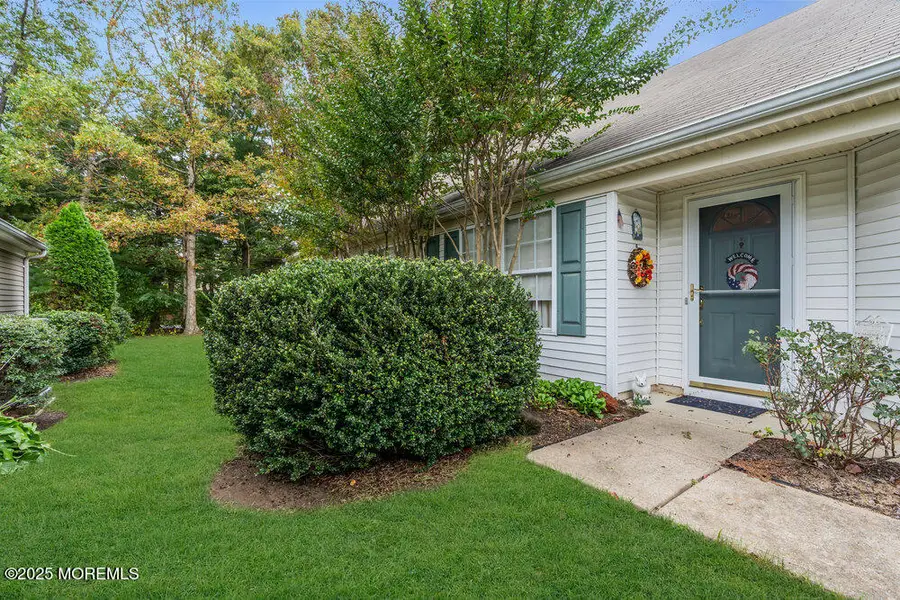 8 Schoolhouse Lane, Lakewood, NJ 08701 - Image #3