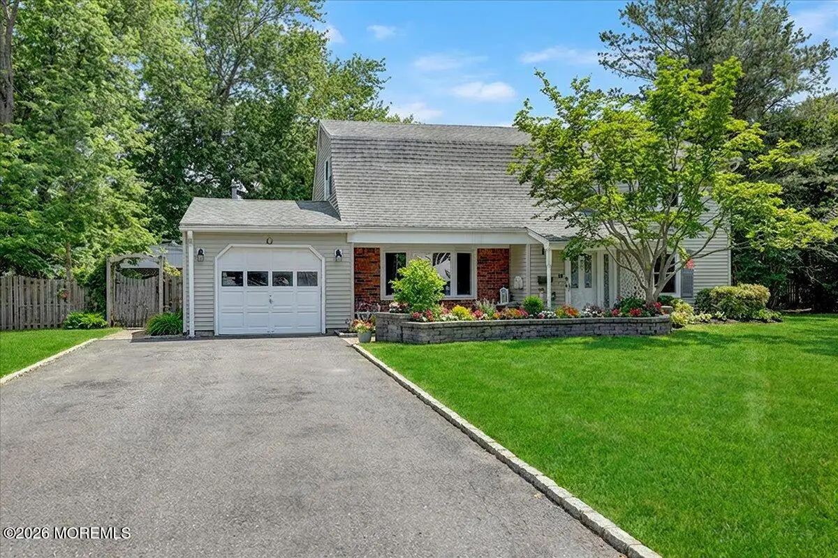 20 Hutchinson Drive, Port Monmouth, NJ 07758 - Image #1