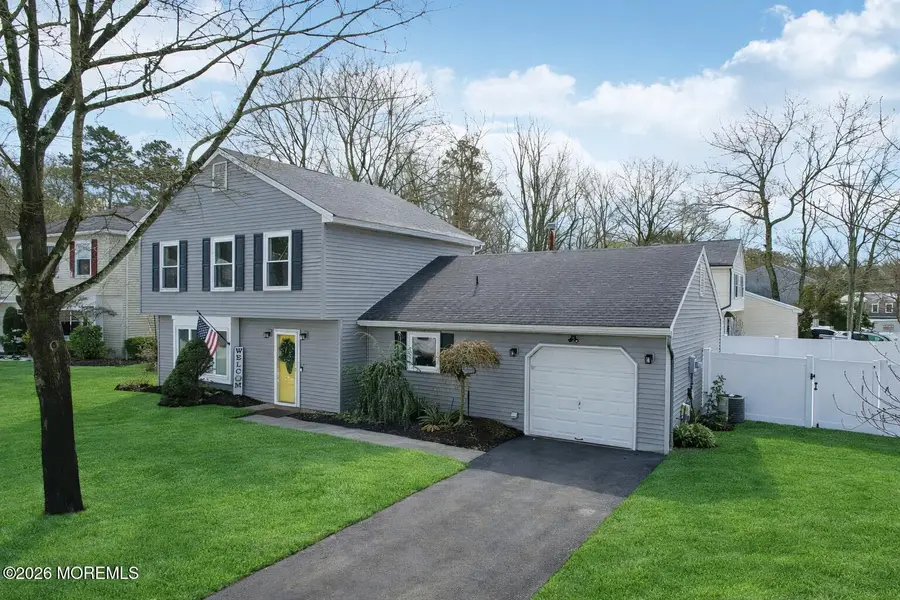 300 Shoshone Court, Toms River, NJ 08755 - Image #3
