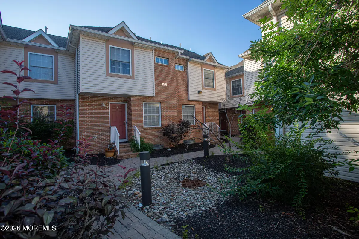 124 Adamecs Way #25, South Amboy, NJ 08879 - Image #1