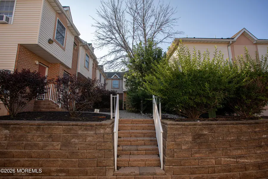 124 Adamecs Way #25, South Amboy, NJ 08879 - Image #3