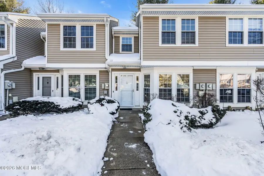 4 Duncan Way, Freehold, NJ 07728 - Image #2