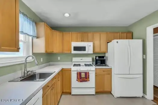 10 Lexington Road, Howell, NJ 07731 - Image #3