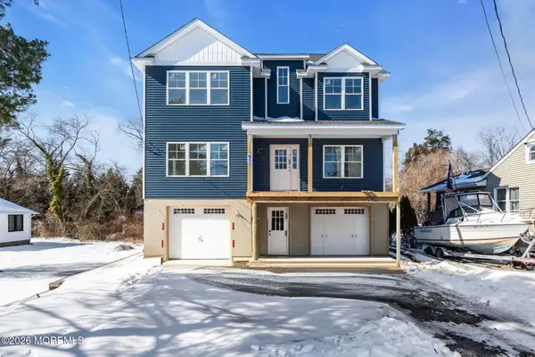 93 Longfellow Avenue, Toms River, NJ 08753