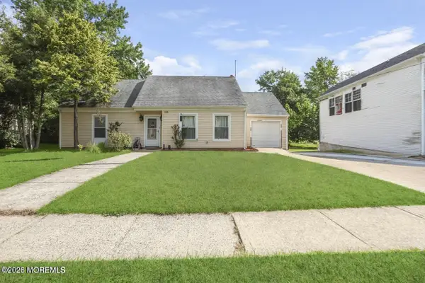 123 Hearth Court, Lakewood, NJ 08701