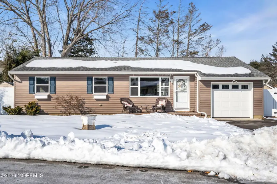 98 Oak Tree Lane, Toms River, NJ 08753 - Image #3