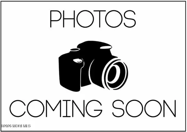 10 Woodbury Court, Toms River, NJ 08757