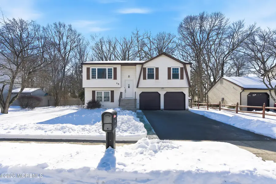 15 Standish Drive, Howell, NJ 07731 - Image #2