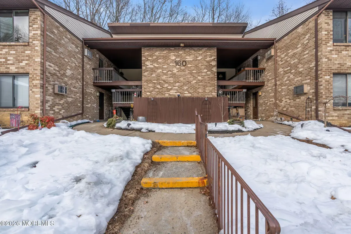 160 Cross Slope Court #J, Manalapan Township, NJ 07726 - Image #1