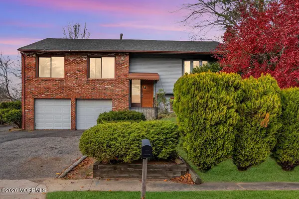 22 Pershing Lane, Sicklerville, NJ 08081