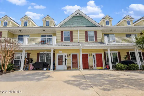 12 Oxford Court, Englishtown, NJ 07726