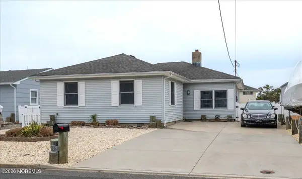 19 Crane Way, Toms River, NJ 08753