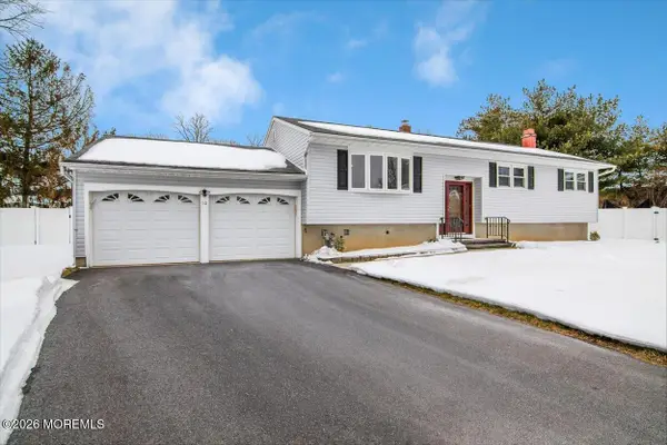 10 Elizabeth Court, Edison, NJ 08817