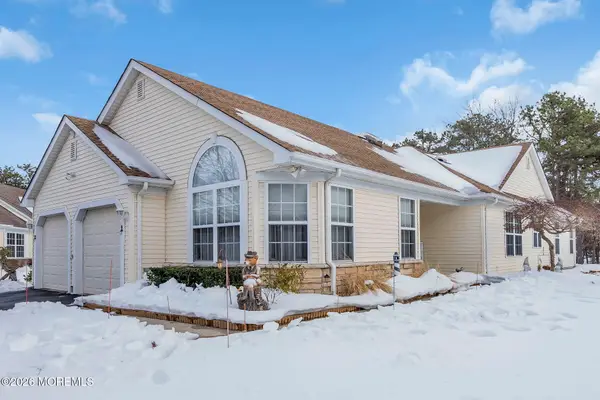 18 Rosewood Court, Lakewood, NJ 08701